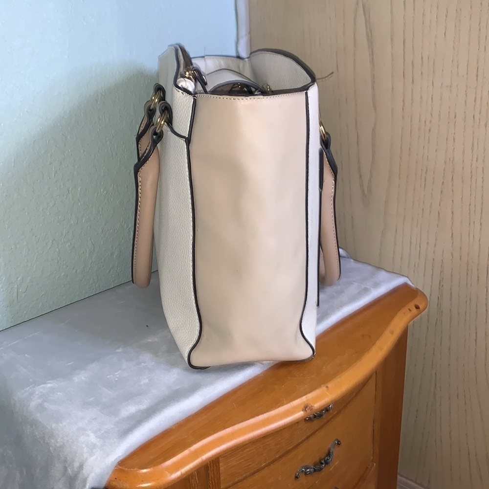 Nanette Lepore Darryl Convertible scarf
Satchel - Picture 8 of 16